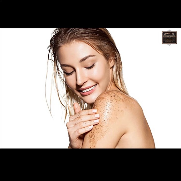 Tree Hut Strawberry Shea Sugar Scrub 18 oz. Exfoliating Hydrating Essential Oils - Picture 14 of 16